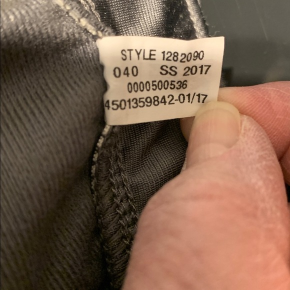 Under Armour Boys large loose Joggers YLG zip ankle - Picture 13 of 13